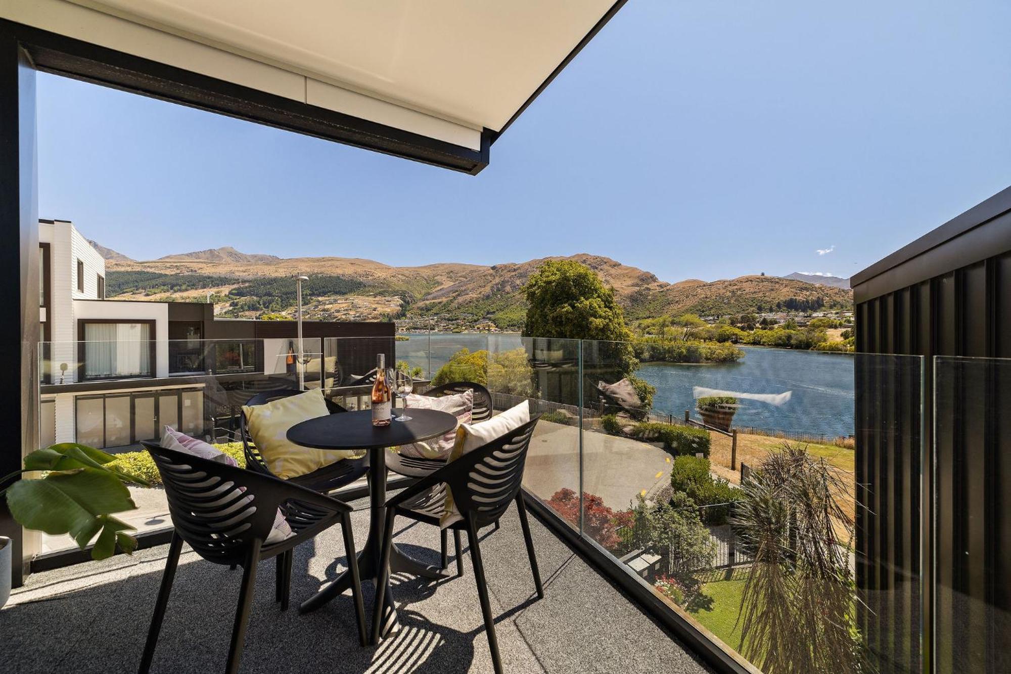 Homestead Retreat - 2 Bedroom - Lake View كوينستاون المظهر الخارجي الصورة